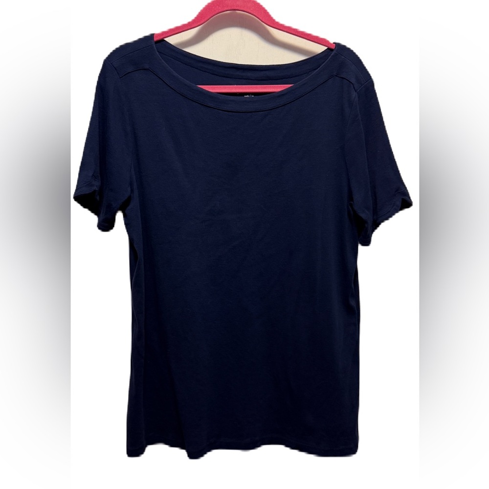 Chicos “By Chico’s “ 100 💯 Cotton Boatneck T Shirt 
EUC Size 12